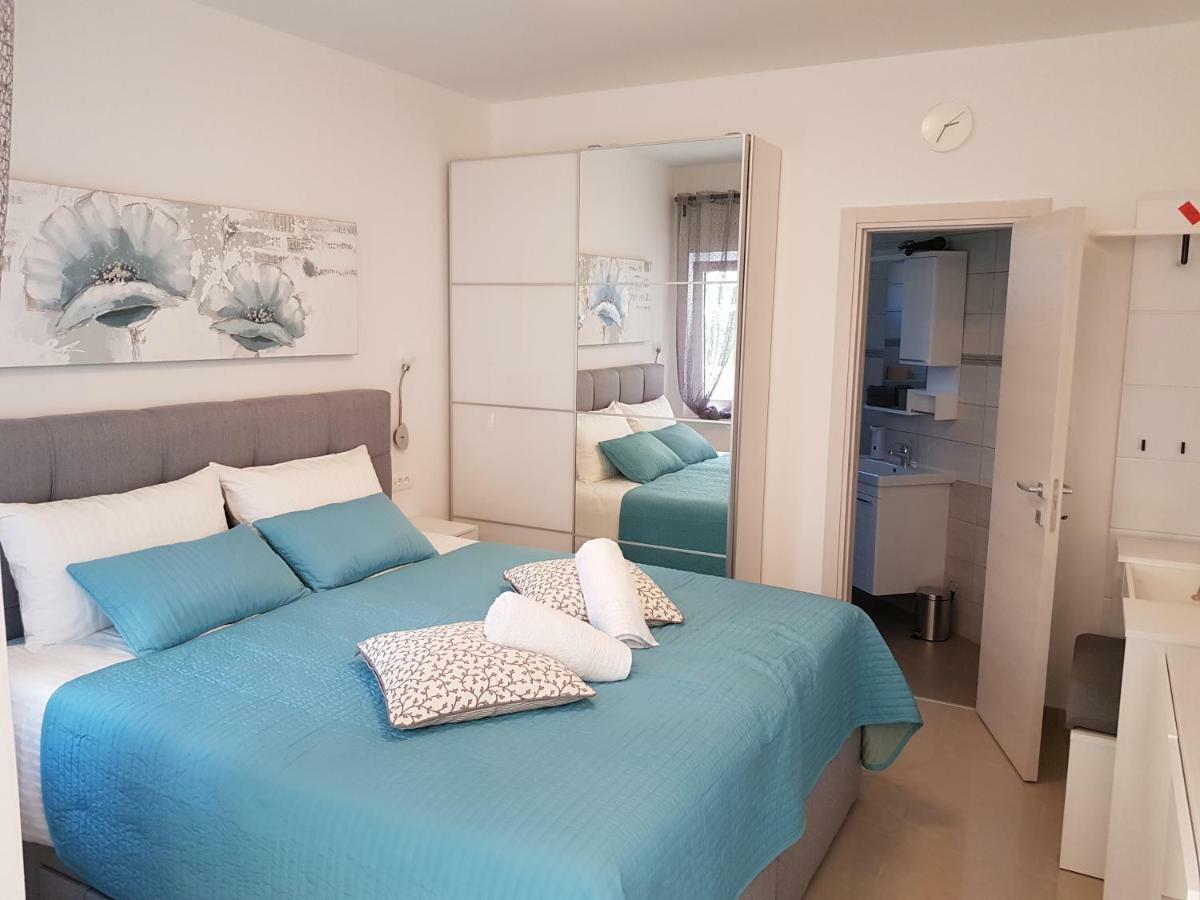 Evita Fazana Premium Studio Apartments Exterior photo
